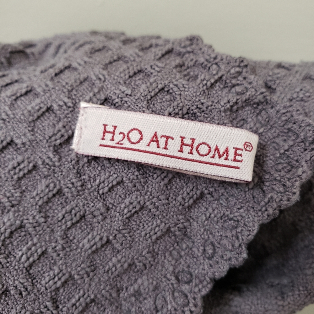 0987-B1 *H2O at Home Hang'N'Snap Hand Towel w/gunmetal black metal snap - Picture 3 of 7